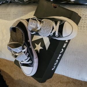 Black and grey converse size 6